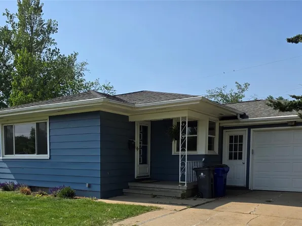 2222 Evergreen St NE, Cedar Rapids, IA 52402