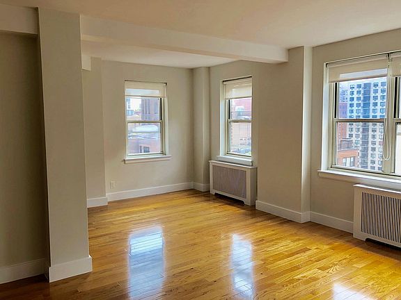 3rd image of 41 Park Ave APT 15F
