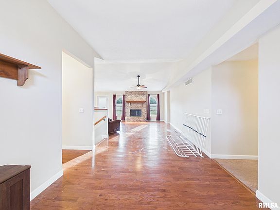 3rd image of 23130 Grist Mill Ln