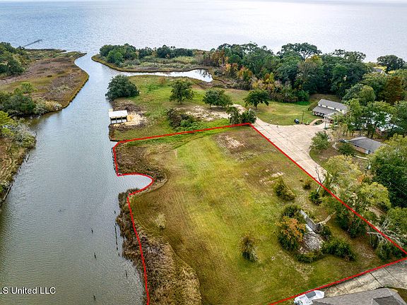 5th image of 1504 Park Dr