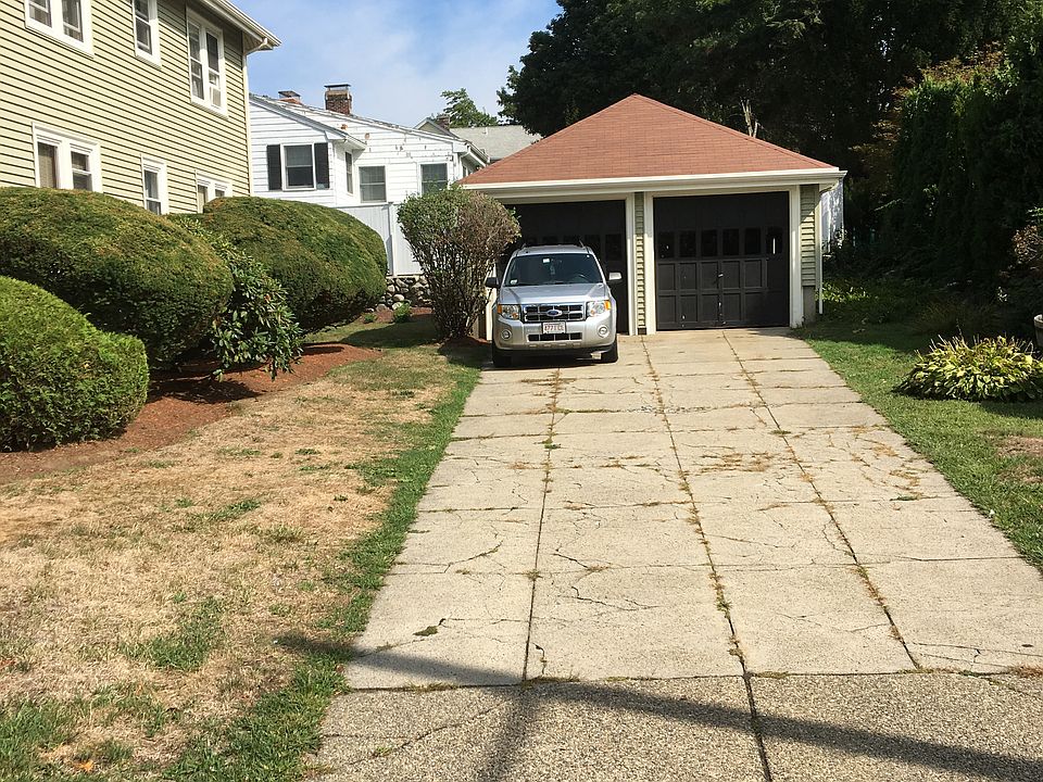 Up to 6 cars off st pkg