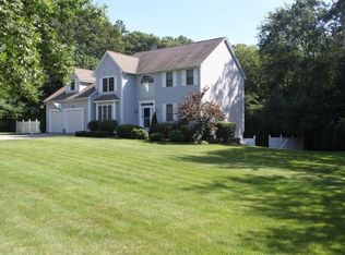 70 Cavalier Dr, East Greenwich, RI 02818