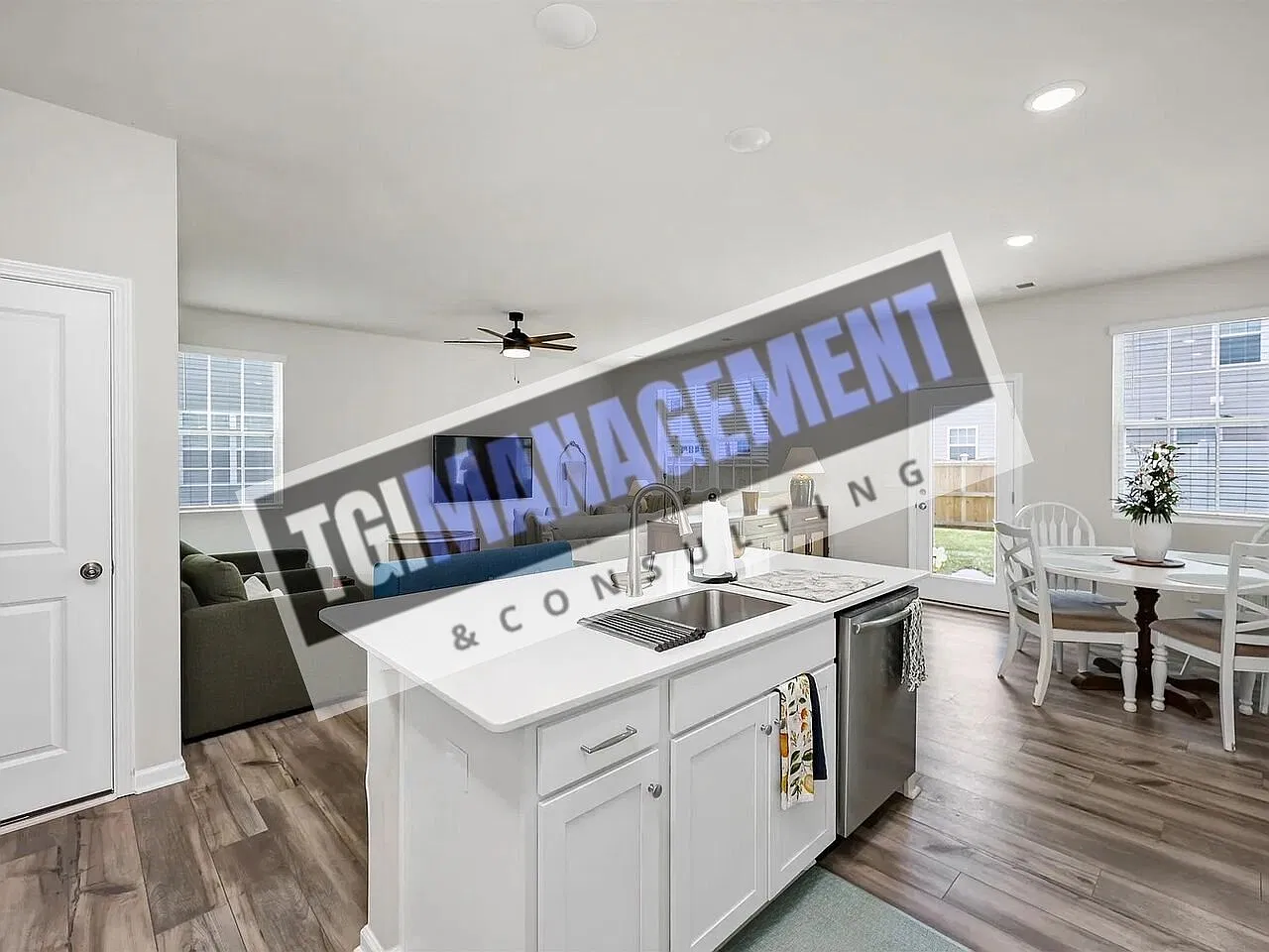 3 bed, 2.5 bath, 1714 sqft, $2,000 — Photo 4