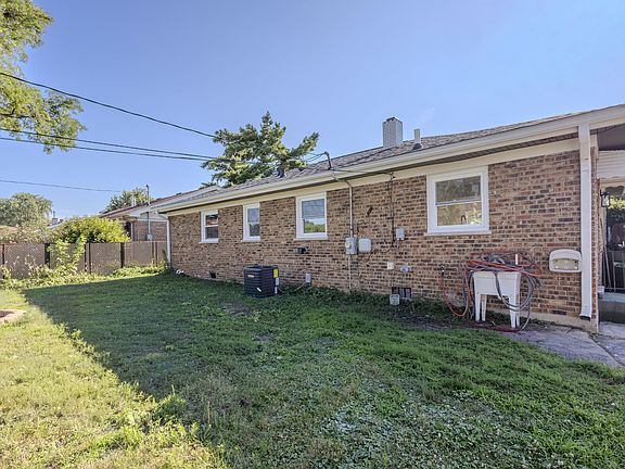 2nd image of 10741 Mason Ave