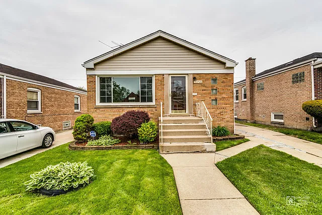 12522 S Wentworth Ave photo 1