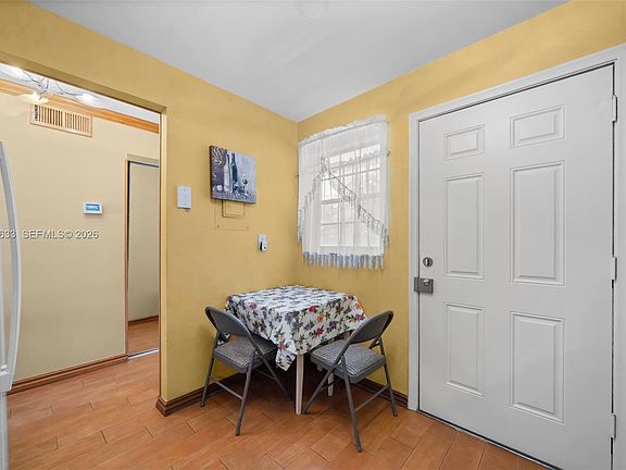 4th image of 3551 NE 169th St APT 301