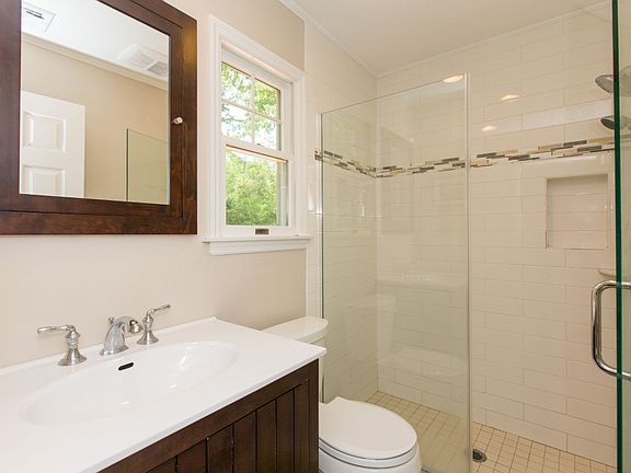 2nd image of 11 Linda Ln E
