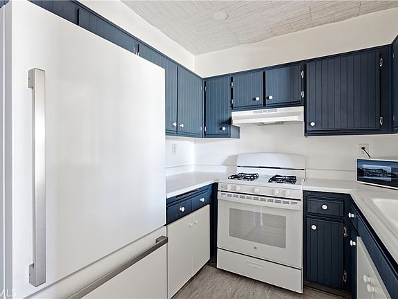 4th image of 23609 Del Monte Dr Unit 295