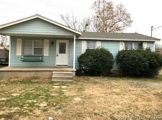 1237 N 3rd St, Jenks, OK 74037