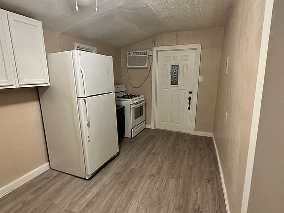 2nd image of 314 N Nueces #B
