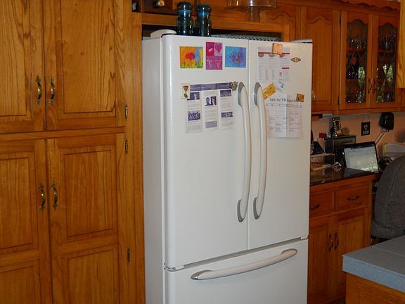 3rd image of 6820 W 67th St