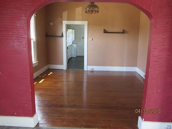 3rd image of 318 Stewart St