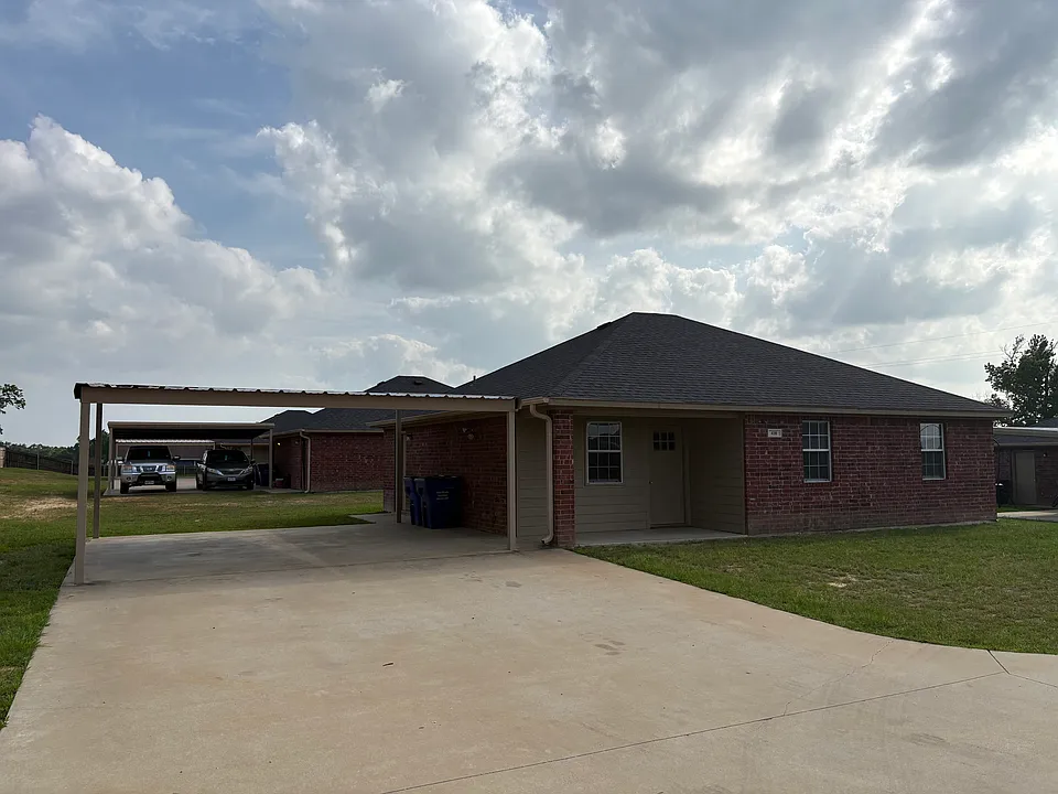 438 Wildcat Dr
