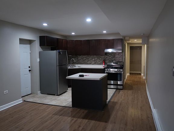 5th image of 1510 S Hamlin Ave