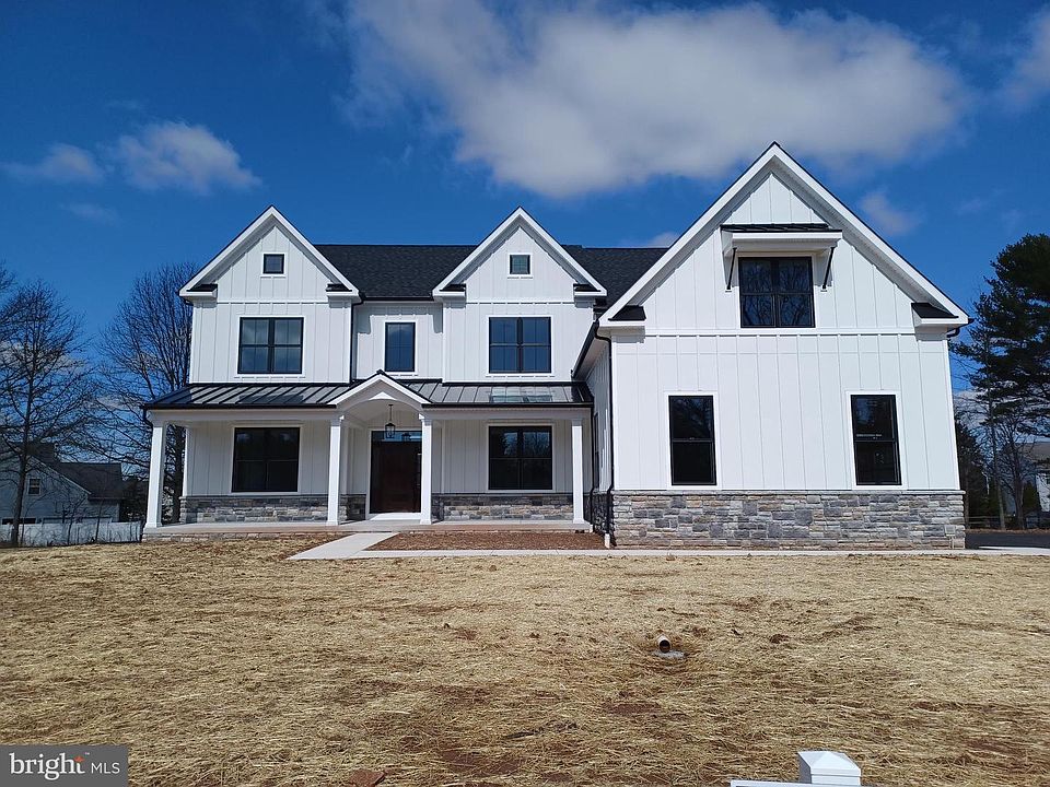 1st image of 825 D Morris Rd