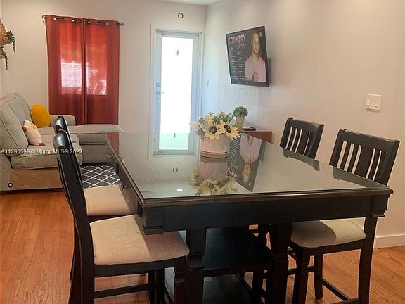 5th image of 2112 SW 60th Ct
