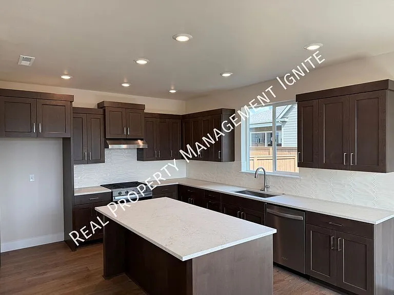 60948 SE Apollo Pl — Photo 2