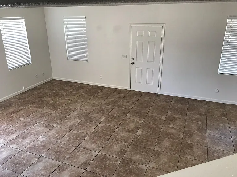 612 W Pillsbury St #102 — Photo 30