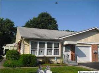 39 Yorktowne Dr, Manalapan, NJ 07726