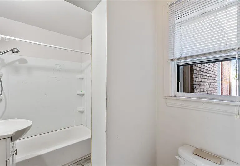 2631 Josephine St — Photo 5