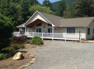 1306 Buchanan Loop Rd, Sylva, NC 28779