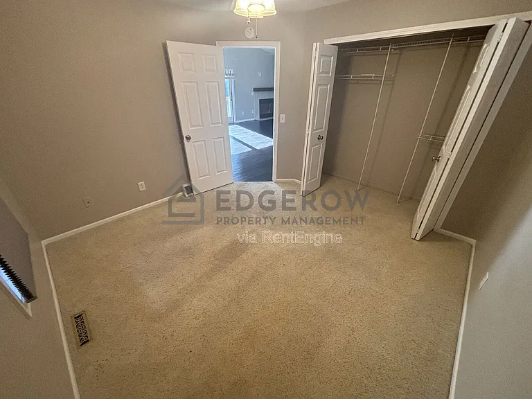 2726 Sandstone Ter NE — Photo 7