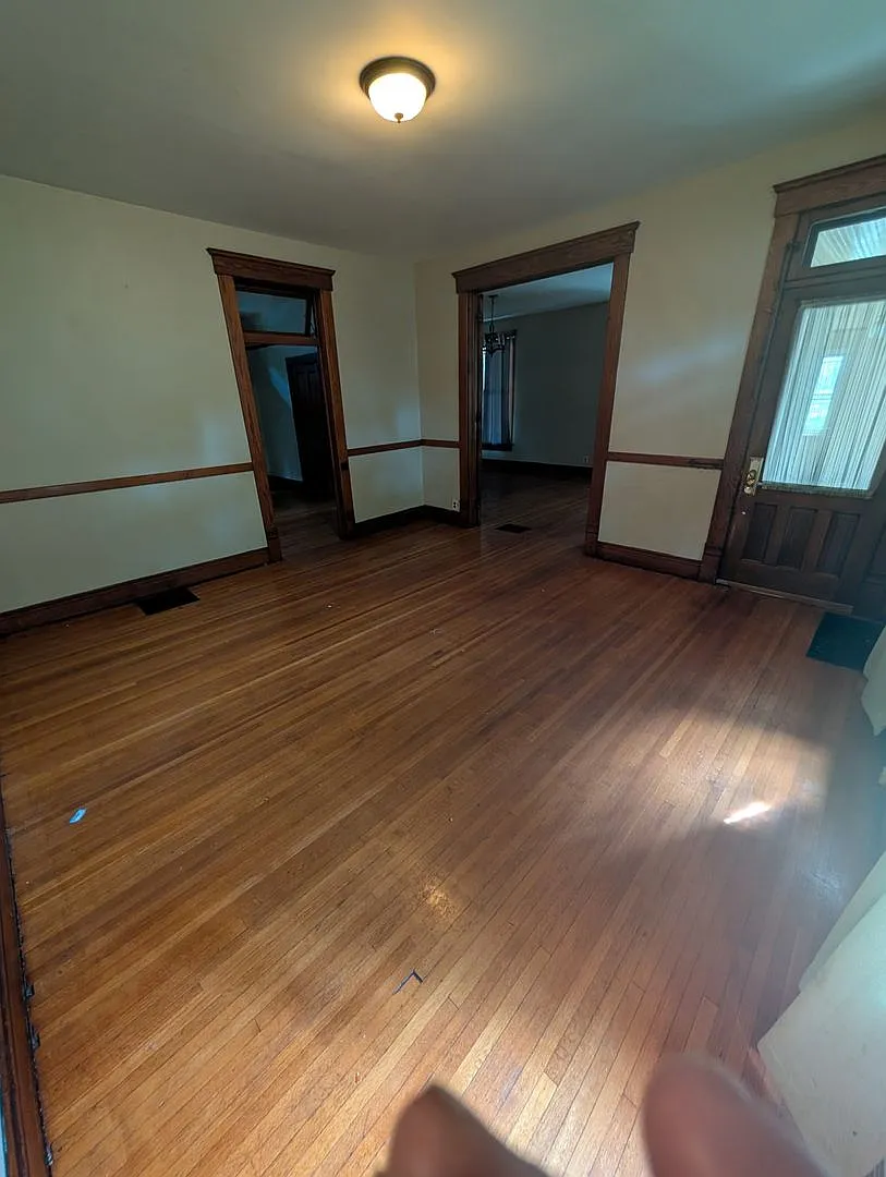 2 bed 1 bath 1st floor apartment — Photo 2