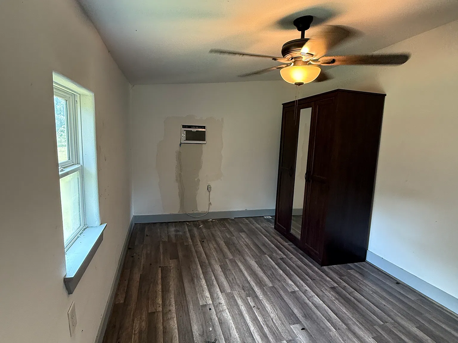 1 bed, 800 sqft, $1,100 — Photo 3