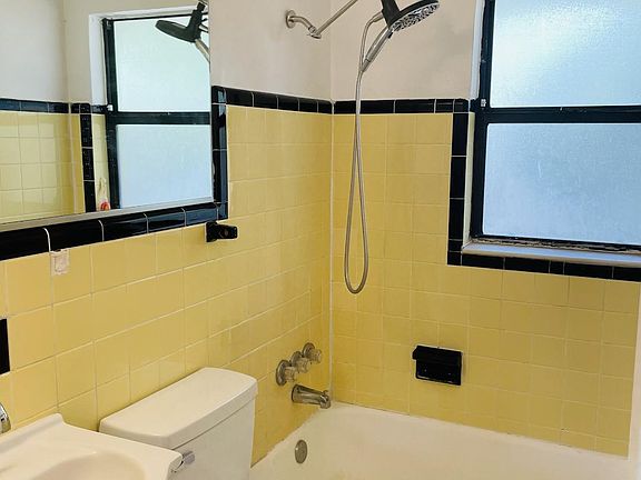 3rd image of 4463 Emerson Ave S