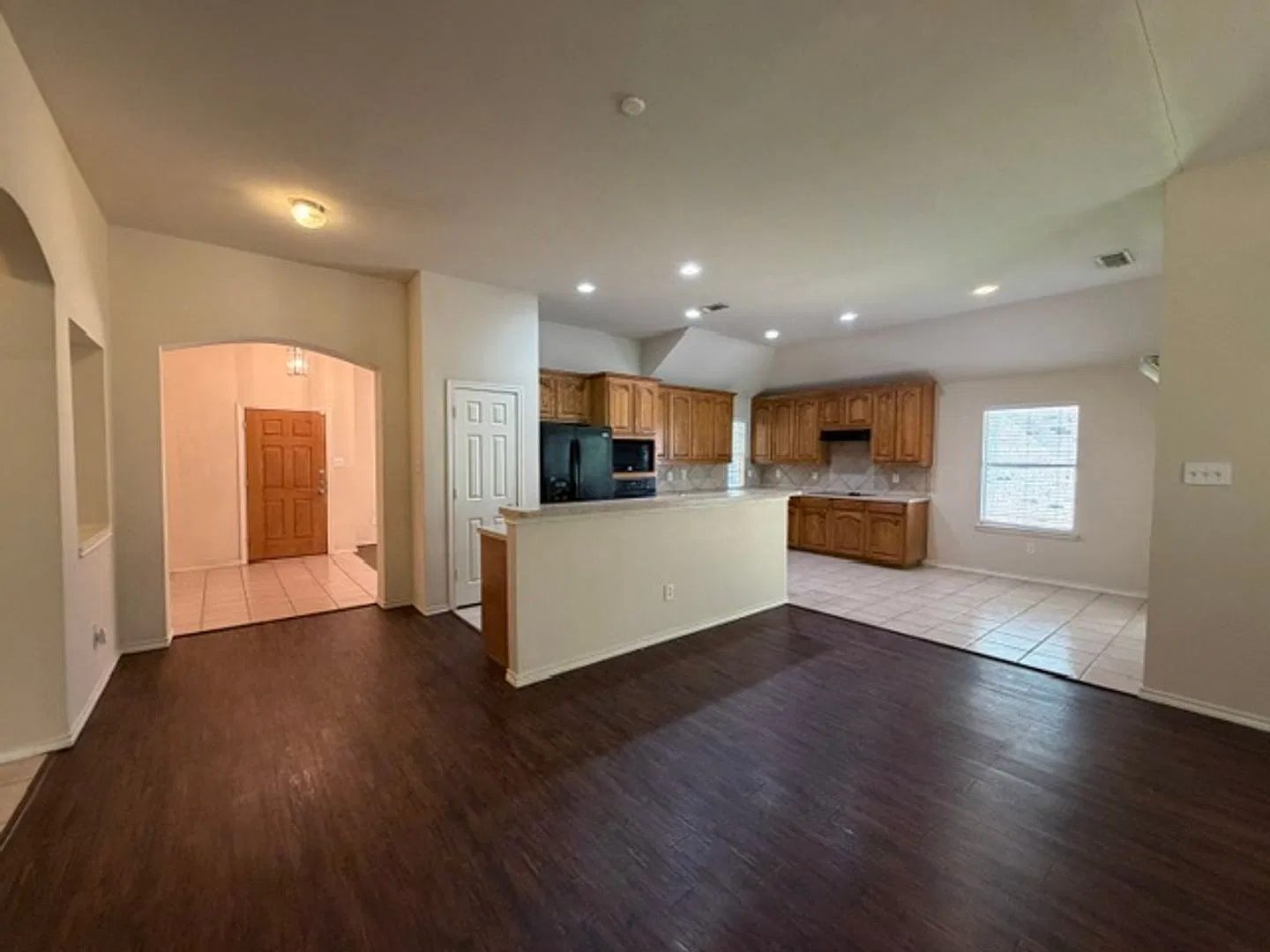 **5732 Derek Way Grand Prairie** — Photo 2