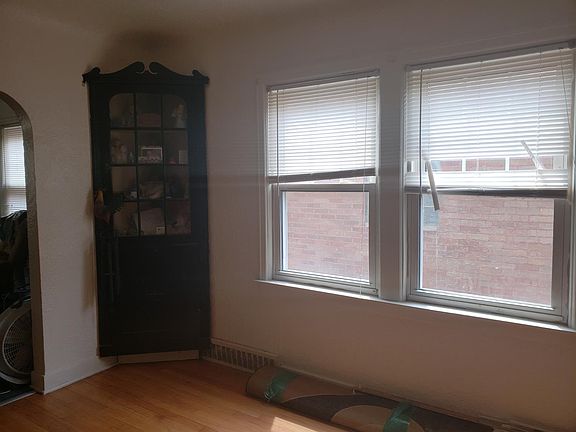 3rd image of 1534 Warwick Ave