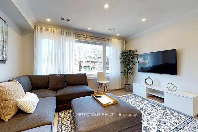 41 Beatrice St #2
