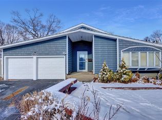 165 Sunflower Ln, Islandia, NY 11749