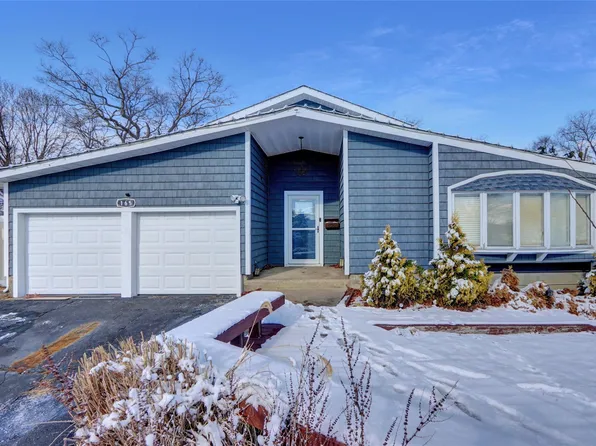 165 Sunflower Lane, Islandia, NY 11749