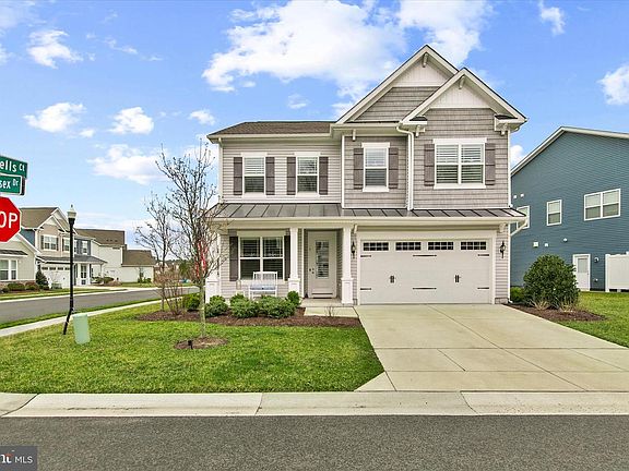 3rd image of 18 Middlesex Dr