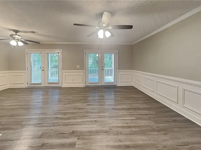 335 Olde Bridge Way — Photo 3