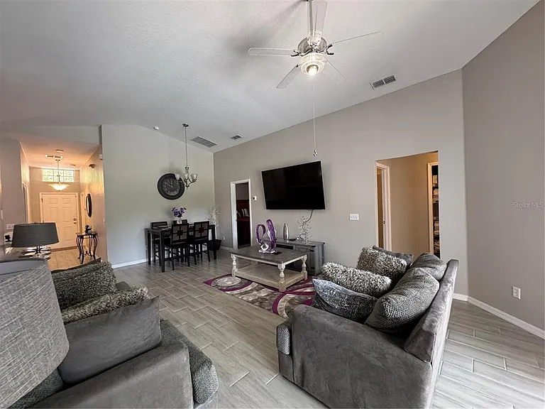 1126 Sandy Ridge Dr — Photo 10