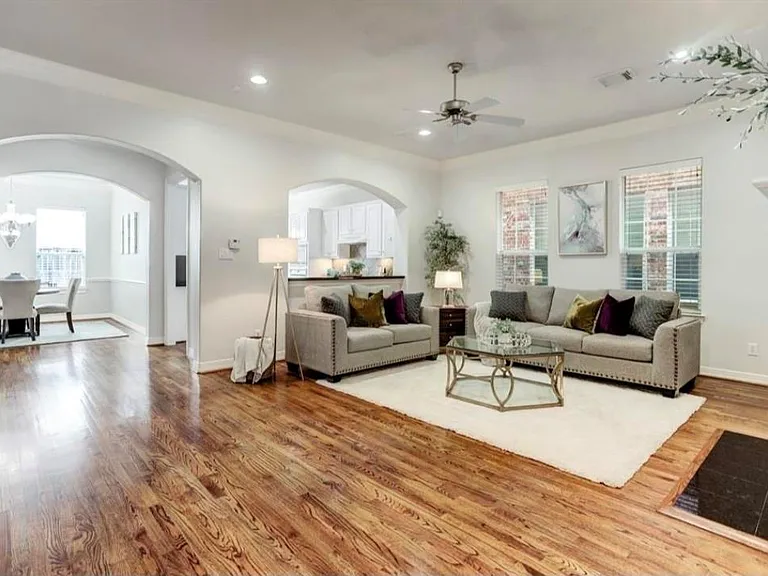 1506 Shady Villa Fern — Photo 1