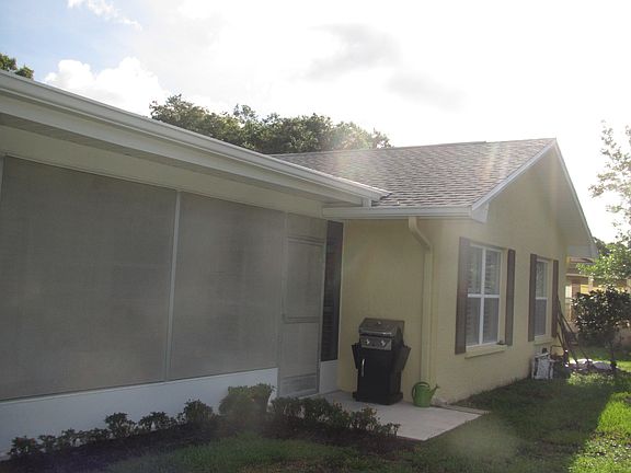 3rd image of 2855 Thistle Ct N