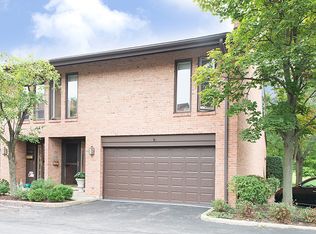 1715 Wildberry Dr #24-A, Glenview, IL 60025
