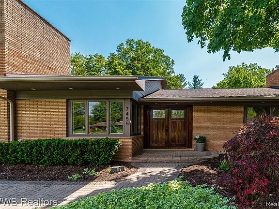 3rd image of 7455 Parkstone Ln