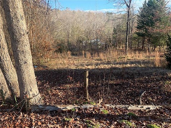 2nd image of 265 Crestwood Dr