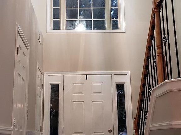3rd image of 676 Lucille Dr
