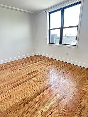 4th image of 1603 Lincoln Pl APT 5A