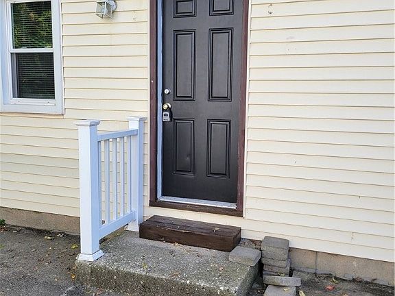 5th image of 702 Allenwood Ct