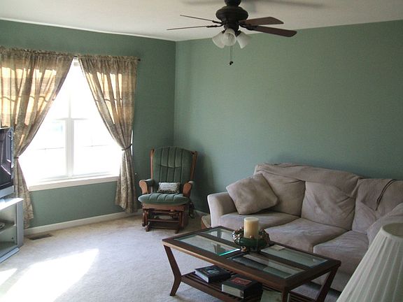 5th image of 240 Knollwood Rd