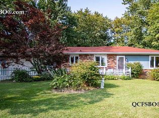 5166 Crow Creek Rd, Bettendorf, IA 52722