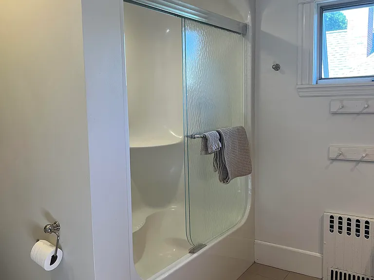 44 Lombard Ter — Photo 18