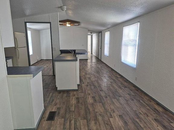 3rd image of 209 Avenue Flt #2
