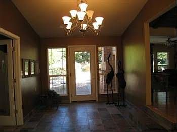 4th image of 1710 Country Club Dr